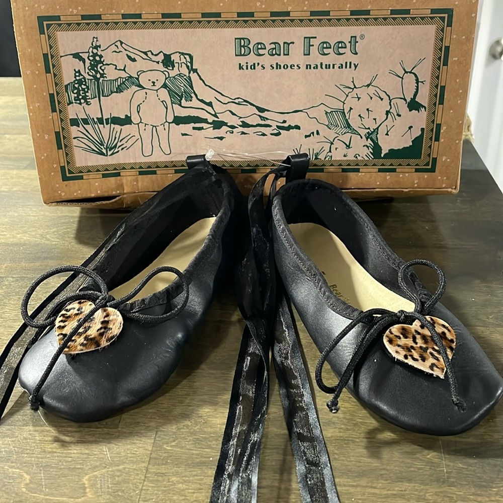 NWB Bear Feet “Kids Shoes Naturally” Black Leopard Heart Ballerina Slippers